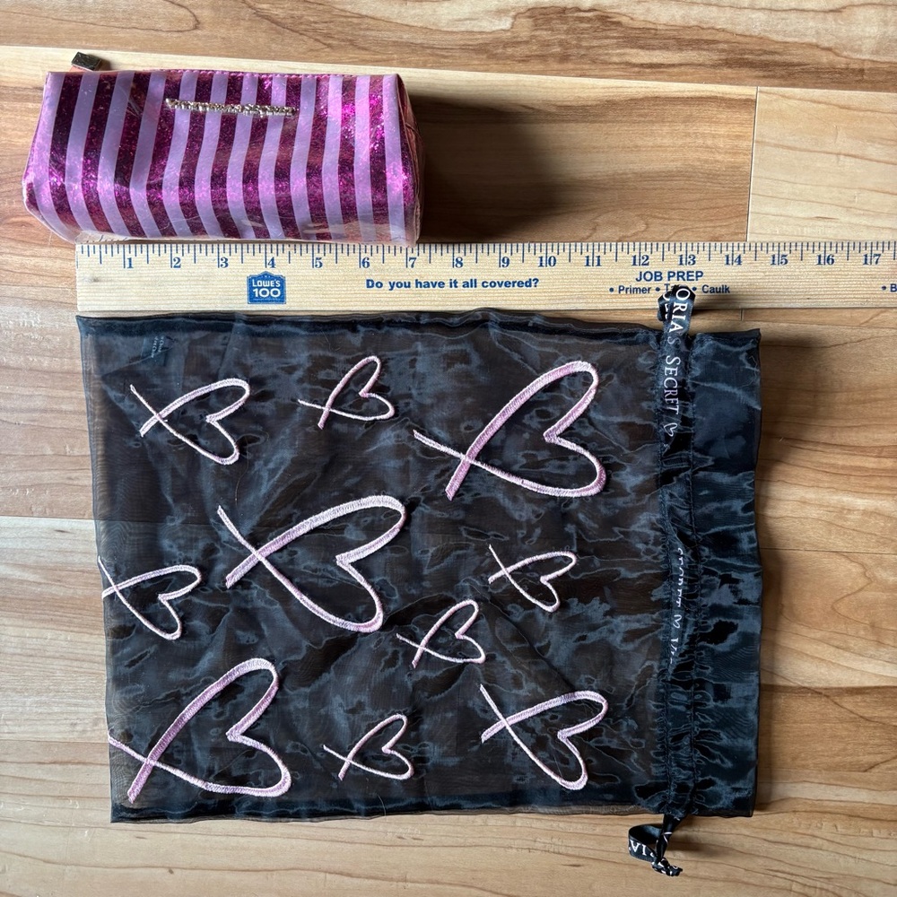 Victoria’s Secret Black Mesh Lingerie Bag with Pink Hearts and Striped Pouch - Picture 7 of 7